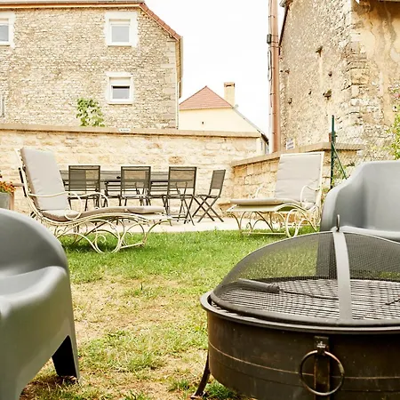 Abricosy 6 Personnes Aiglepierre
